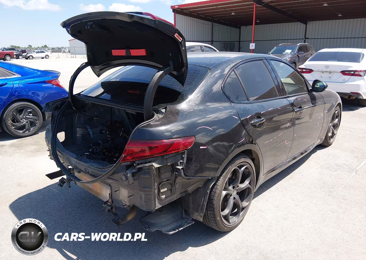 2017 Alfa Romeo Giulia Ti Rwd VIN:ZARFAECN4H7534140 - 4