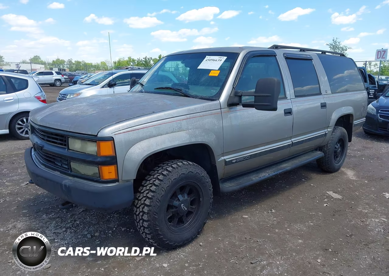 1999 Chevrolet Suburban 2500 VIN:3GNGK26J7XG202674 - 2