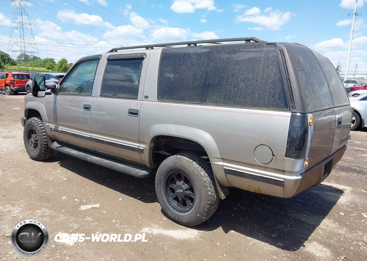 1999 Chevrolet Suburban 2500 VIN:3GNGK26J7XG202674 - 3