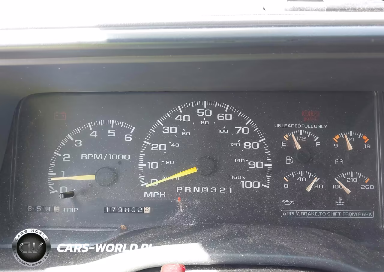 1999 Chevrolet Suburban 2500 VIN:3GNGK26J7XG202674 - 7