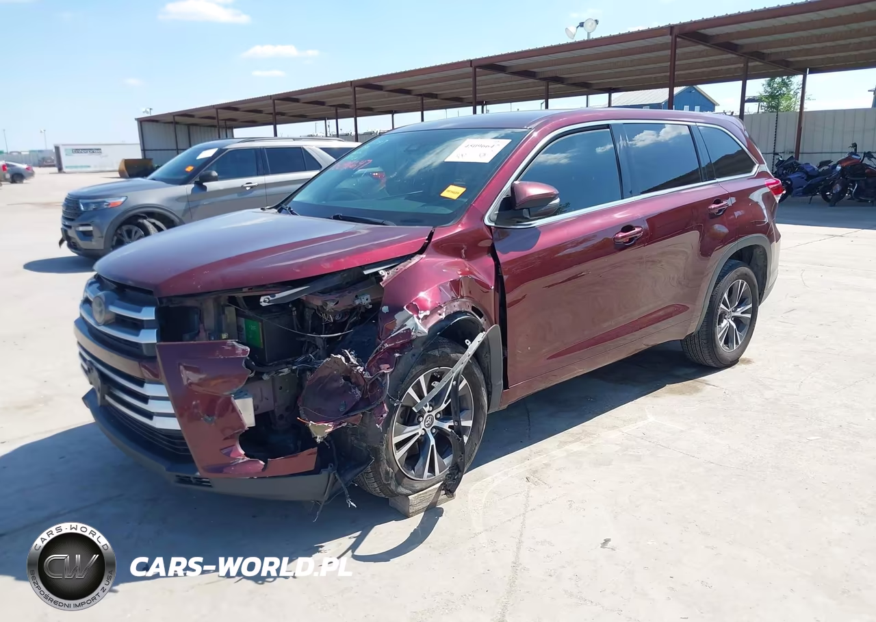2018 Toyota Highlander Le VIN:5TDZARFH5JS035539 - 2