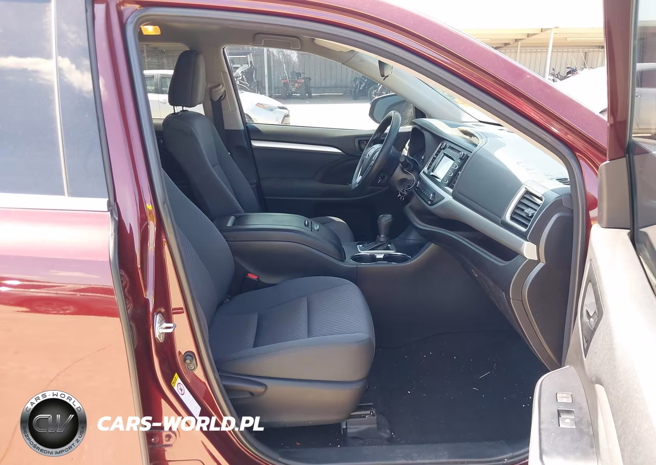 2018 Toyota Highlander Le VIN:5TDZARFH5JS035539 - 5