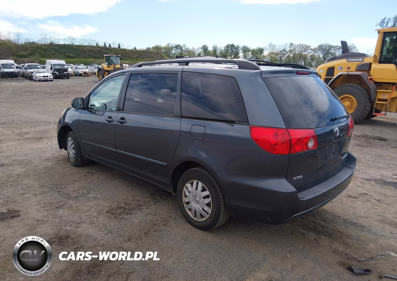 2010 Toyota Sienna Le VIN:5TDKK4CC6AS308014 - 3