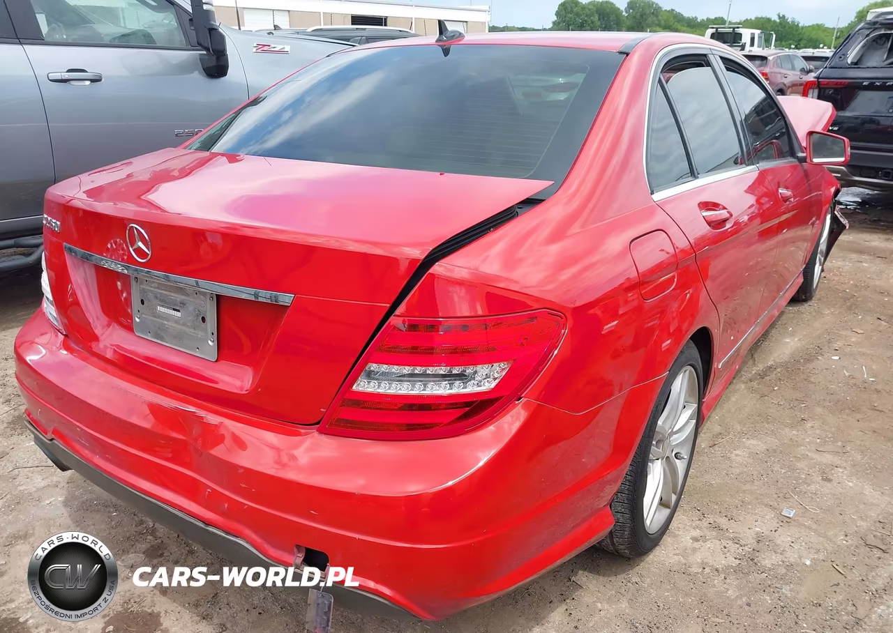 2014 Mercedes-Benz C 250 Sport VIN:WDDGF4HB5ER308462 - 4