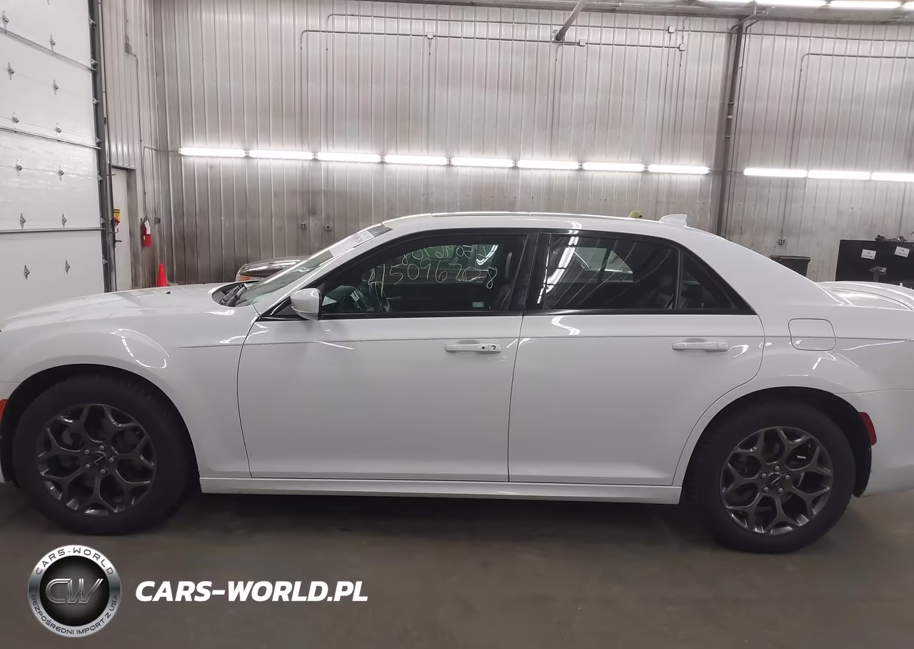 2018 Chrysler 300 300S Awd VIN:2C3CCAGG3JH141675 - 15