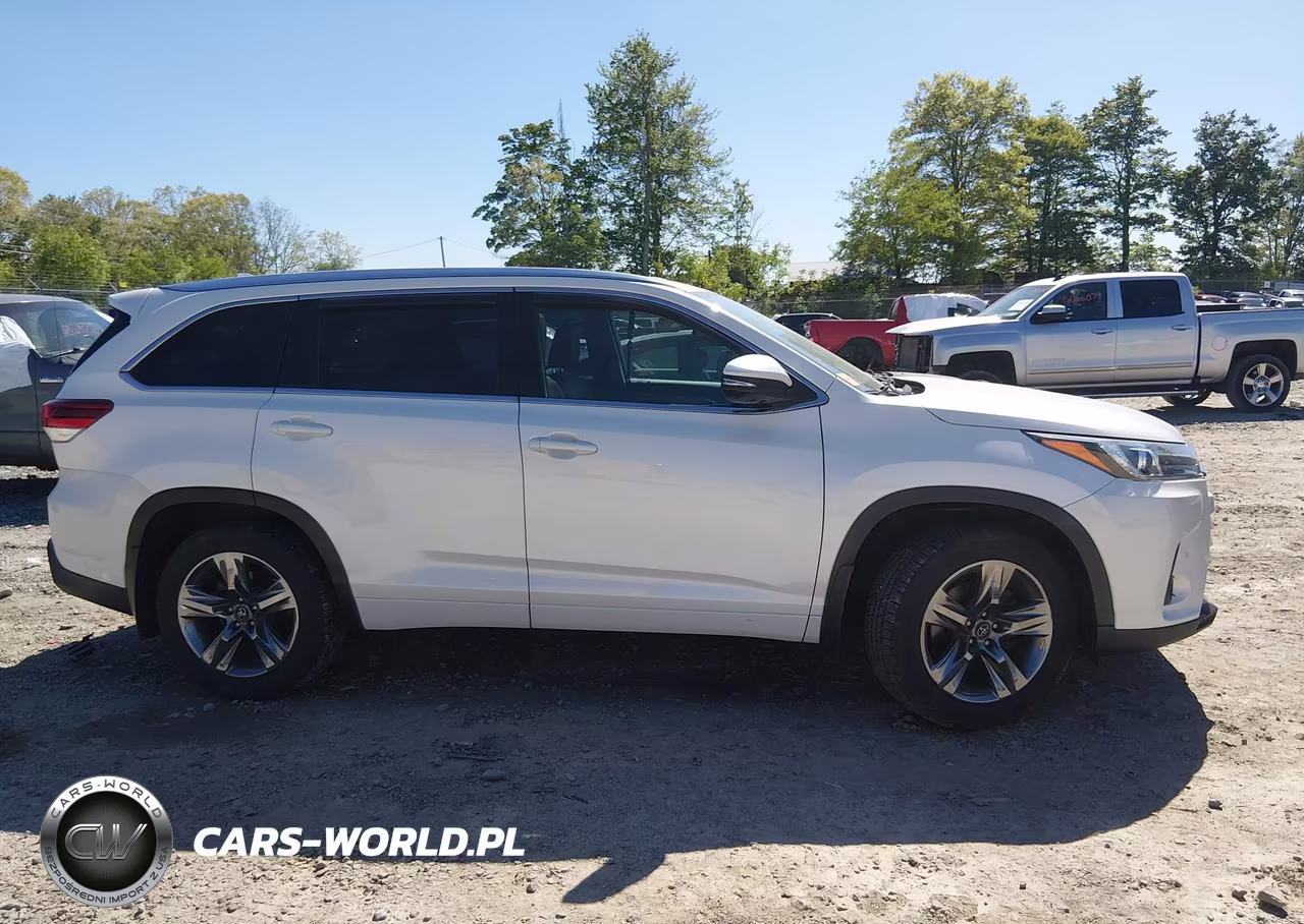 2018 Toyota Highlander Limited Platinum VIN:5TDDZRFH5JS861228 - 13