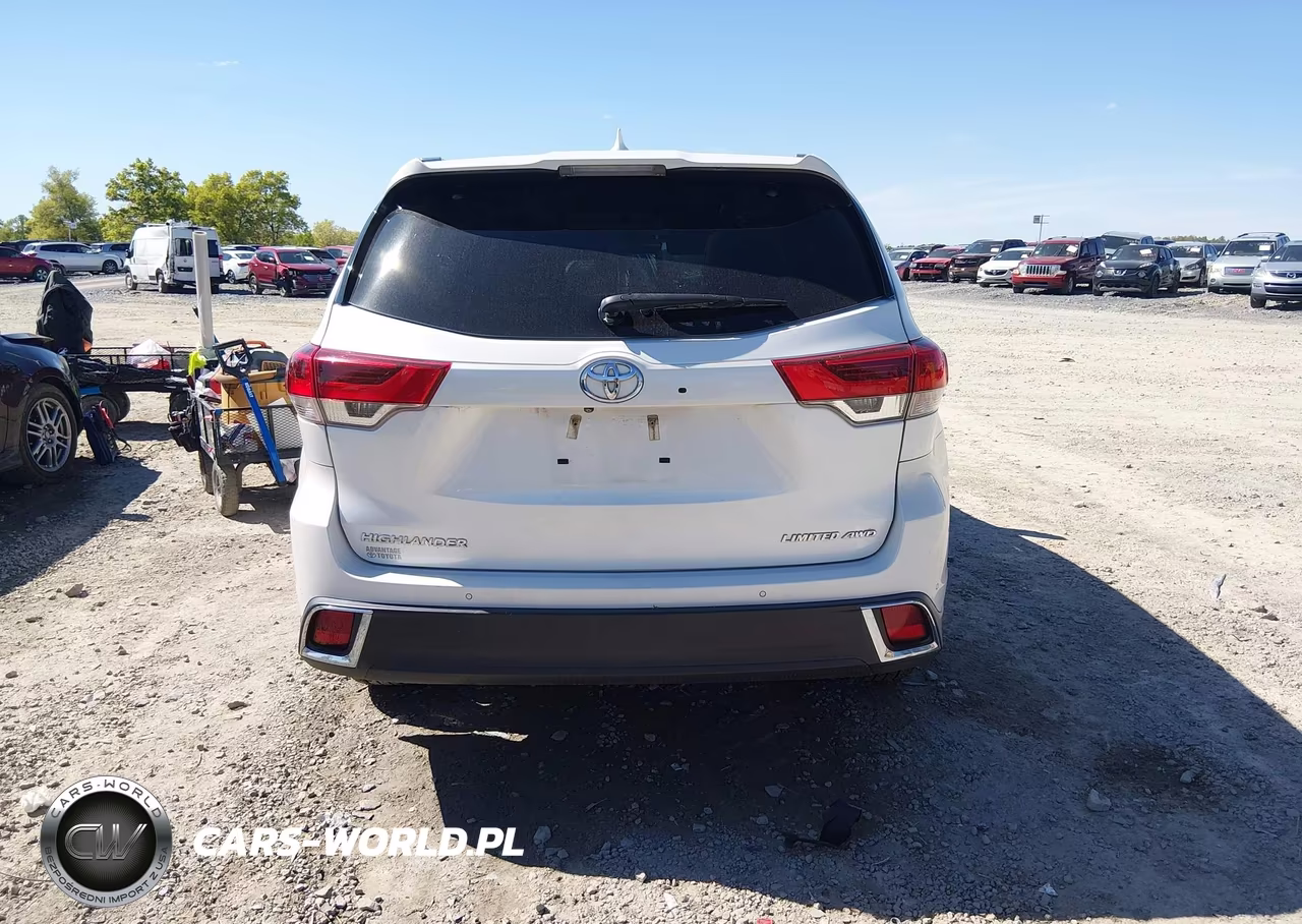 2018 Toyota Highlander Limited Platinum VIN:5TDDZRFH5JS861228 - 16