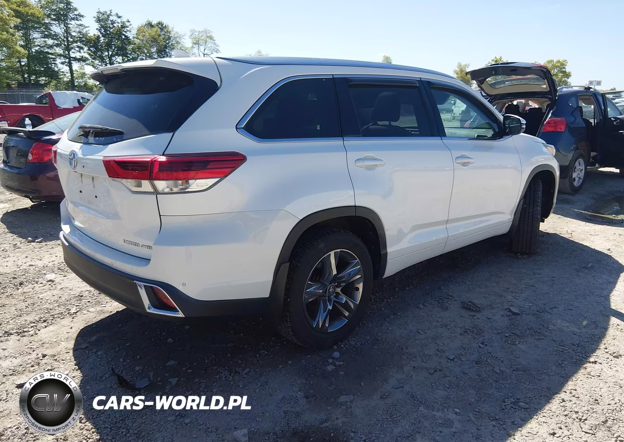 2018 Toyota Highlander Limited Platinum VIN:5TDDZRFH5JS861228 - 4