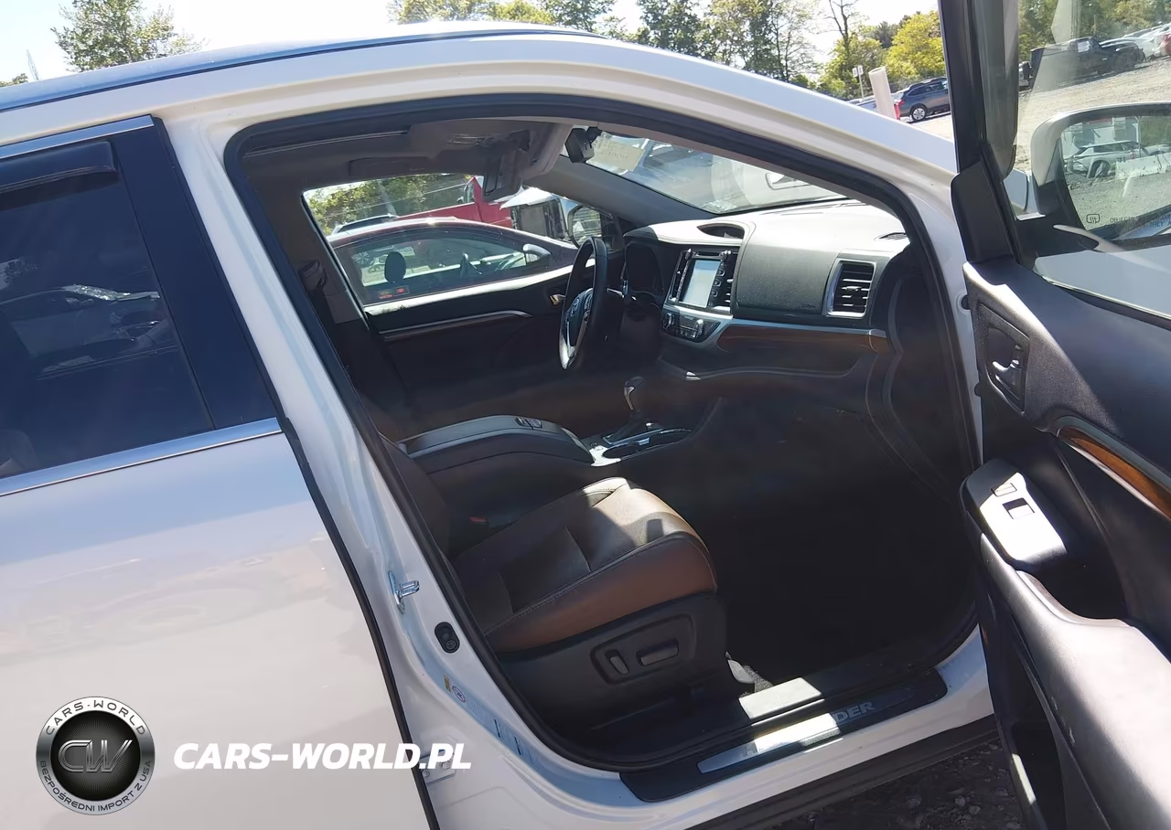 2018 Toyota Highlander Limited Platinum VIN:5TDDZRFH5JS861228 - 5