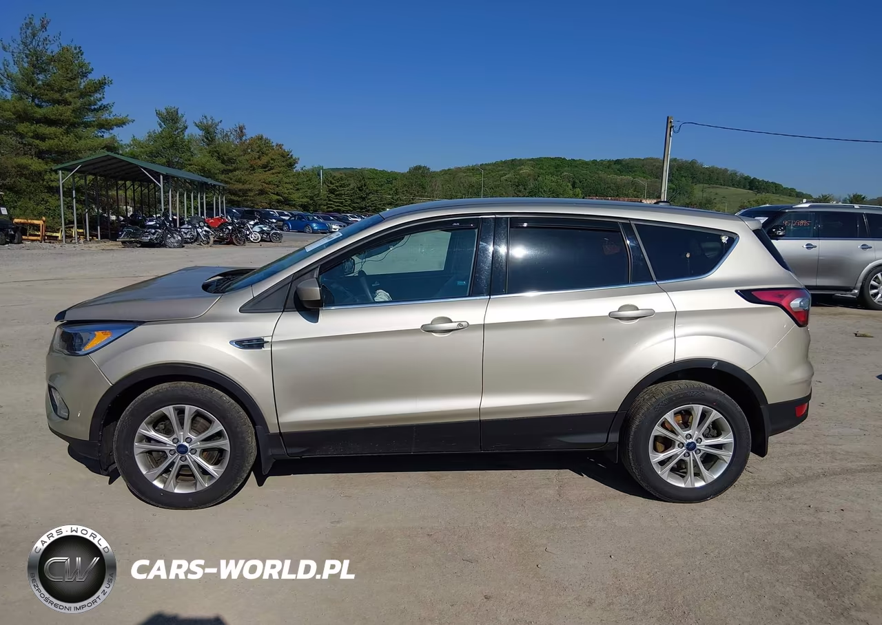 2017 Ford Escape Se VIN:1FMCU9GD5HUC30745 - 14