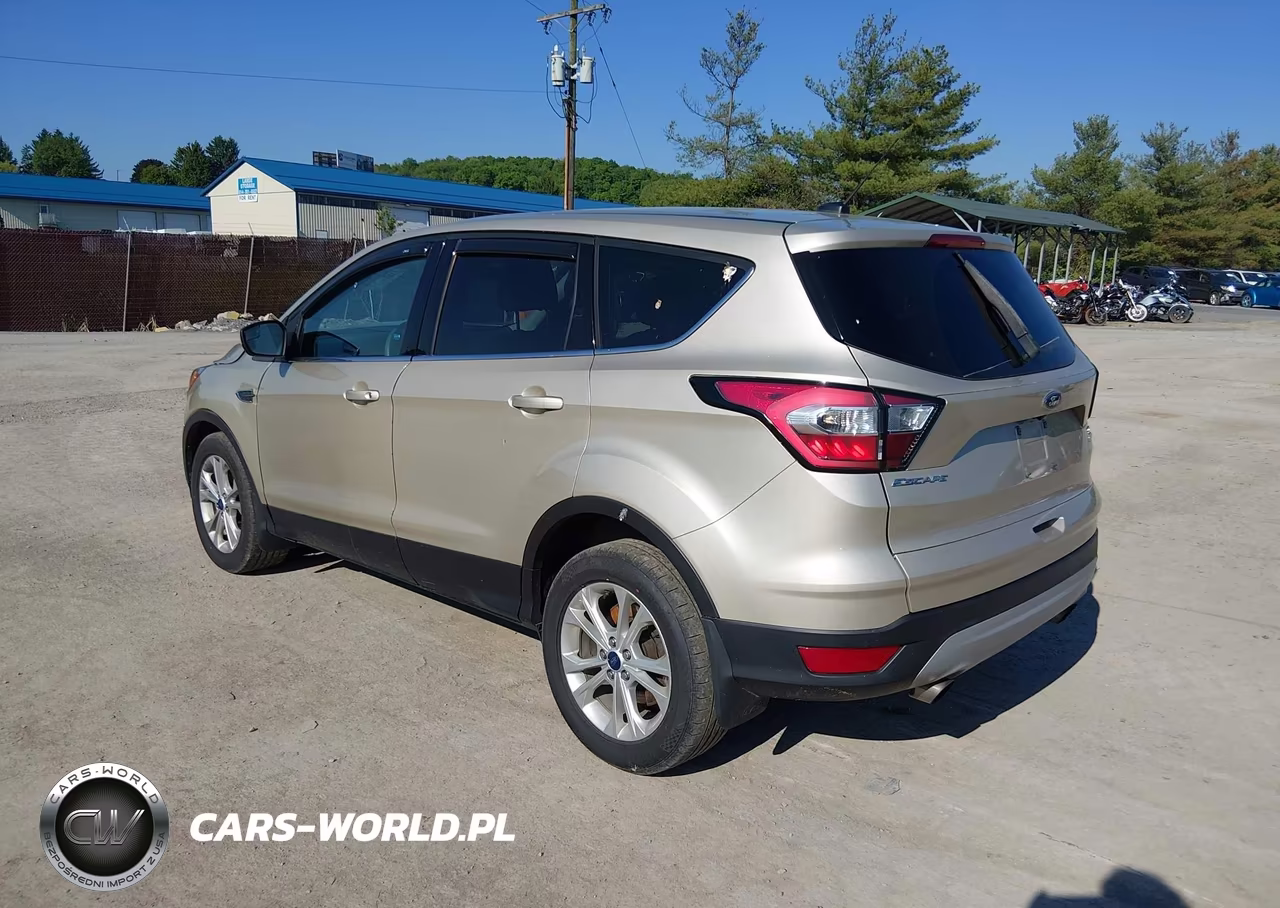 2017 Ford Escape Se VIN:1FMCU9GD5HUC30745 - 3