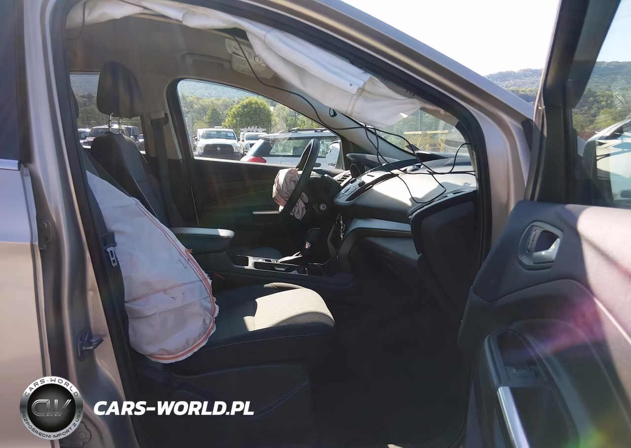 2017 Ford Escape Se VIN:1FMCU9GD5HUC30745 - 5
