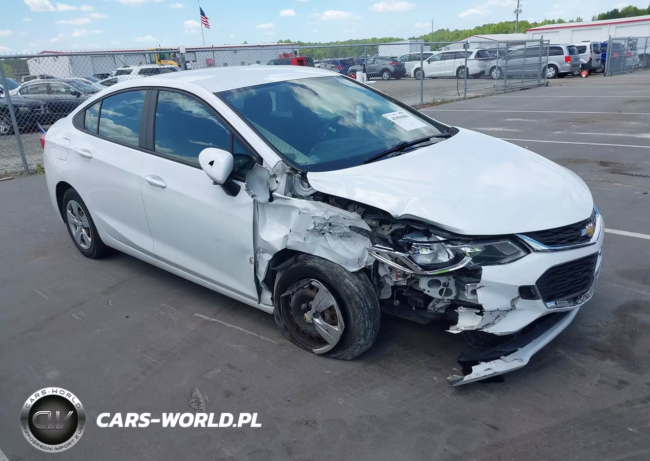 2017 Chevrolet Cruze Ls Auto – zdjęcie 1 z 16