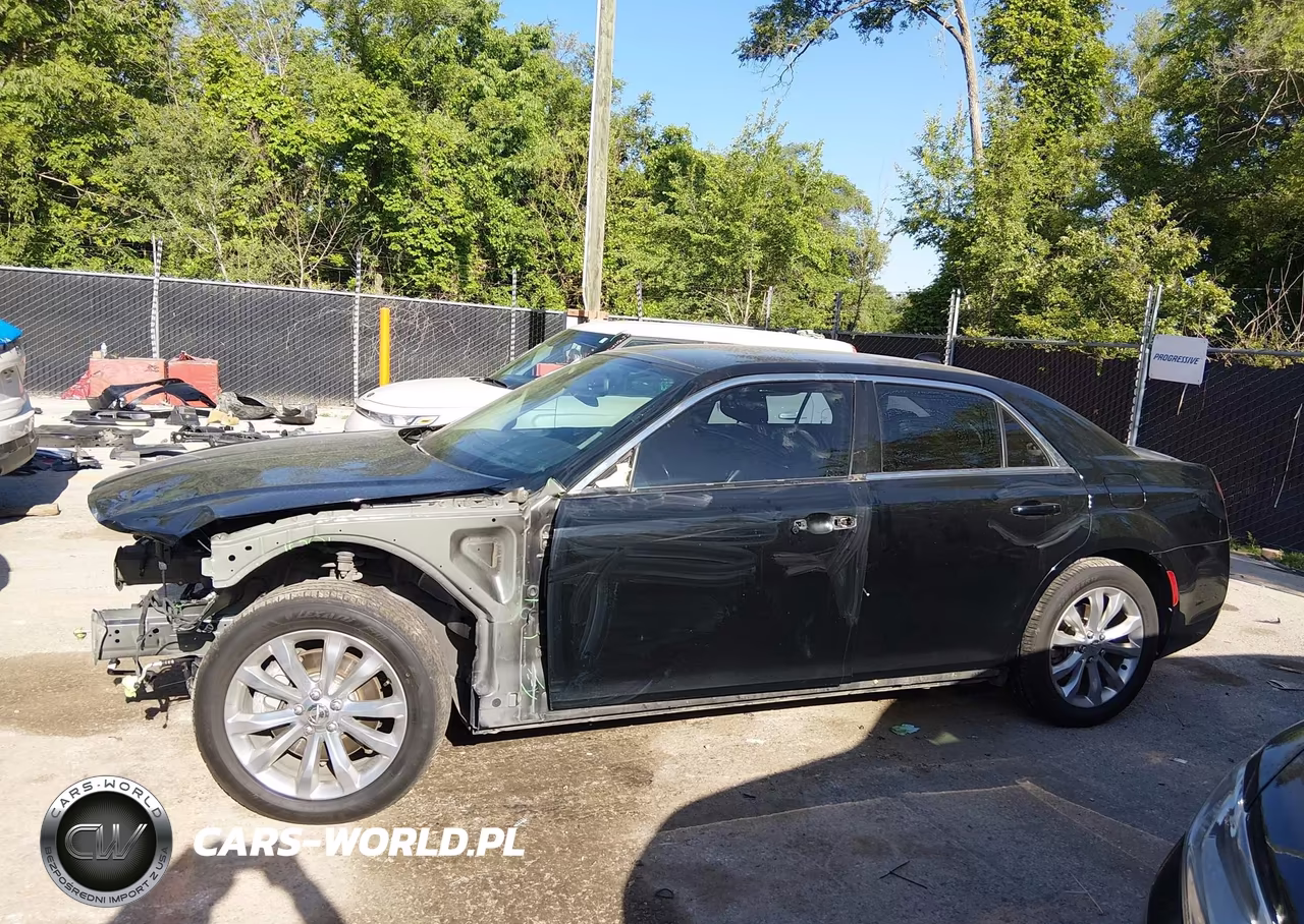2018 Chrysler 300 Touring L Awd VIN:2C3CCARG3JH226786 - 15