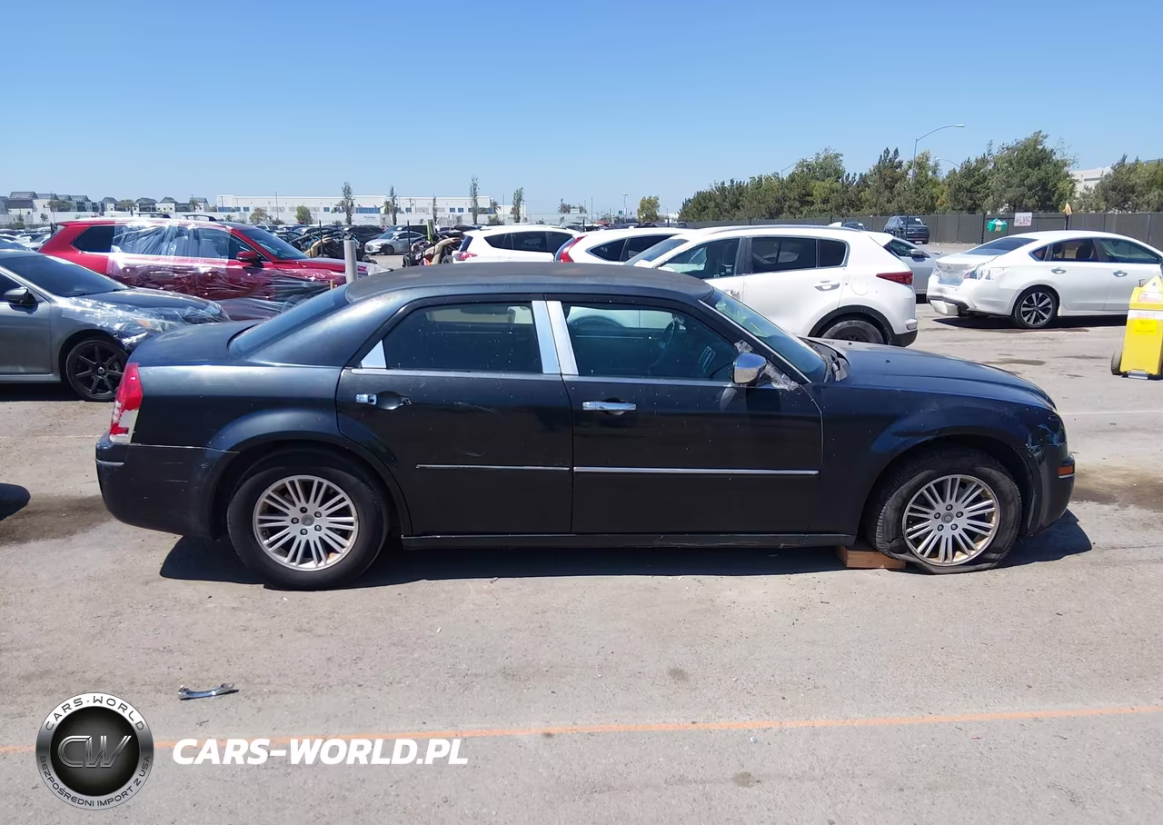 2010 Chrysler 300 Touring-Signature Series-Executive Series VIN:2C3CA5CV3AH206221 - 13