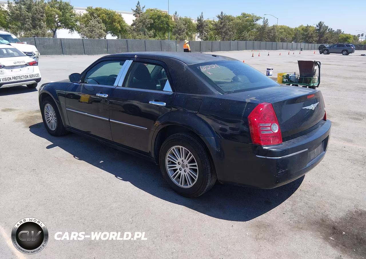 2010 Chrysler 300 Touring-Signature Series-Executive Series VIN:2C3CA5CV3AH206221 - 3