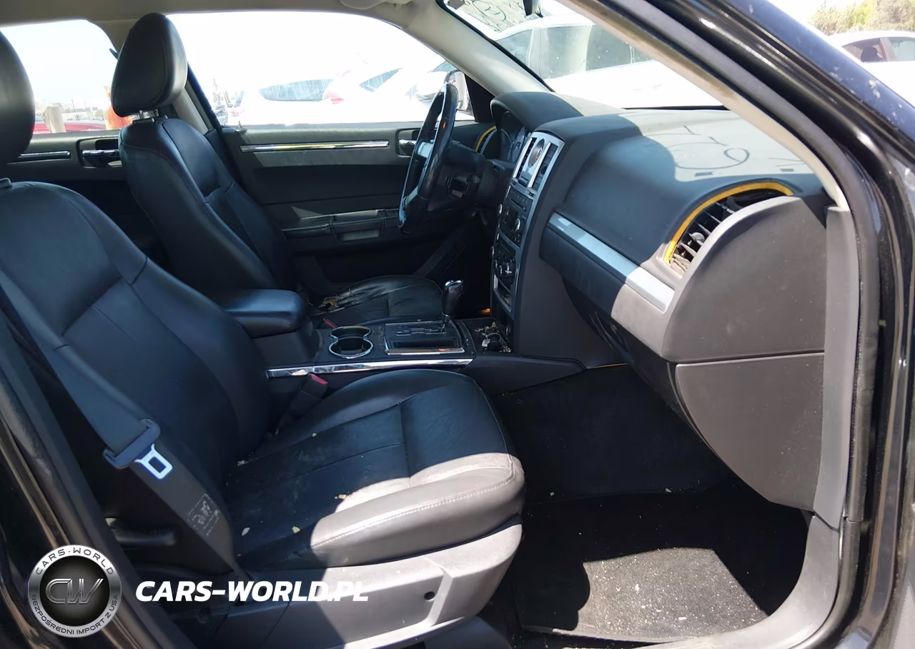 2010 Chrysler 300 Touring-Signature Series-Executive Series VIN:2C3CA5CV3AH206221 - 5