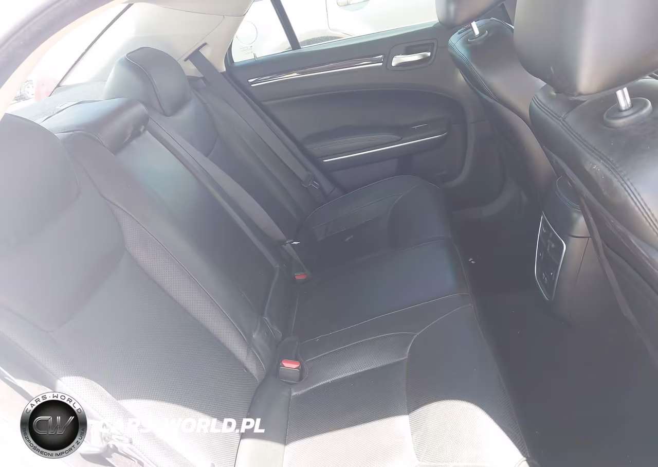 2019 Chrysler 300 Limited Awd VIN:2C3CCAKG8KH690913 - 8