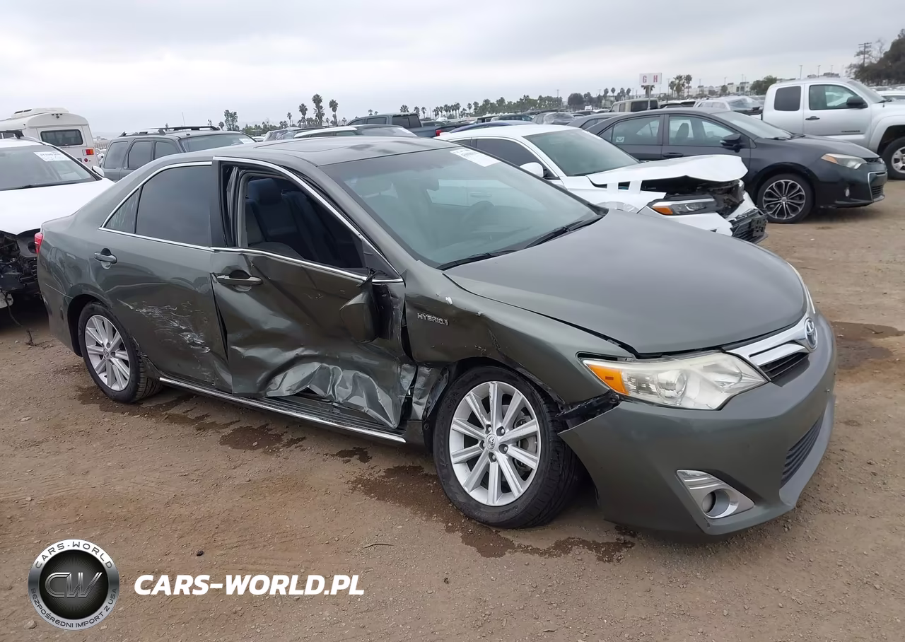 2014 Toyota Camry Hybrid Xle