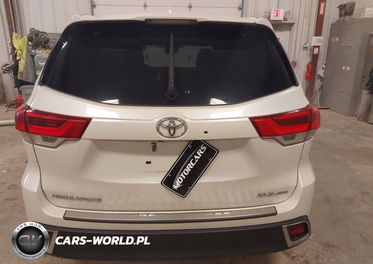 2019 Toyota Highlander Xle VIN:5TDJZRFH2KS574059 - 16