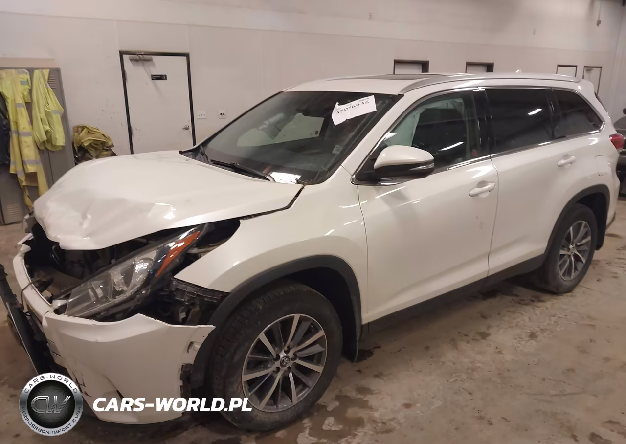 2019 Toyota Highlander Xle VIN:5TDJZRFH2KS574059 - 2