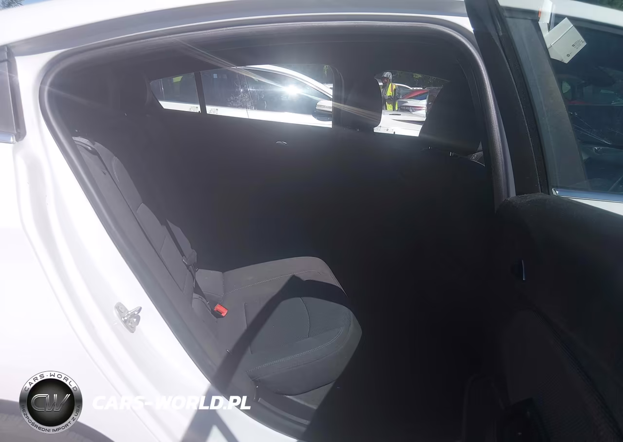 2017 Chevrolet Cruze Lt Auto VIN:1G1BE5SM7H7156037 - 8
