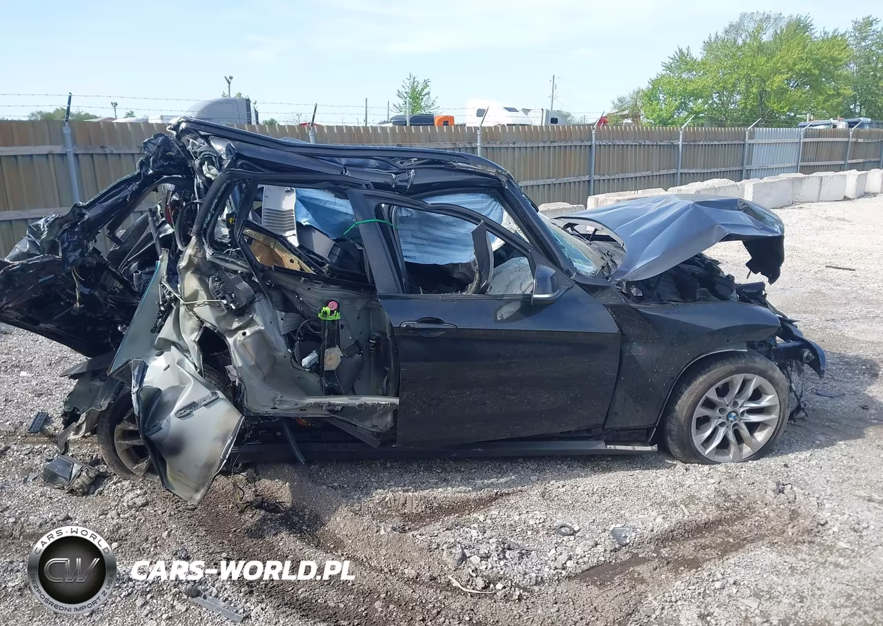 2015 BMW X1 xDrive28I VIN:WBAVL1C52FVY31860 - 12