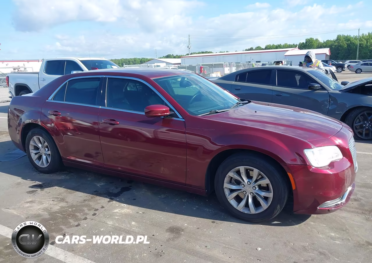 2015 Chrysler 300 Limited VIN:2C3CCAAG2FH830154 - 13