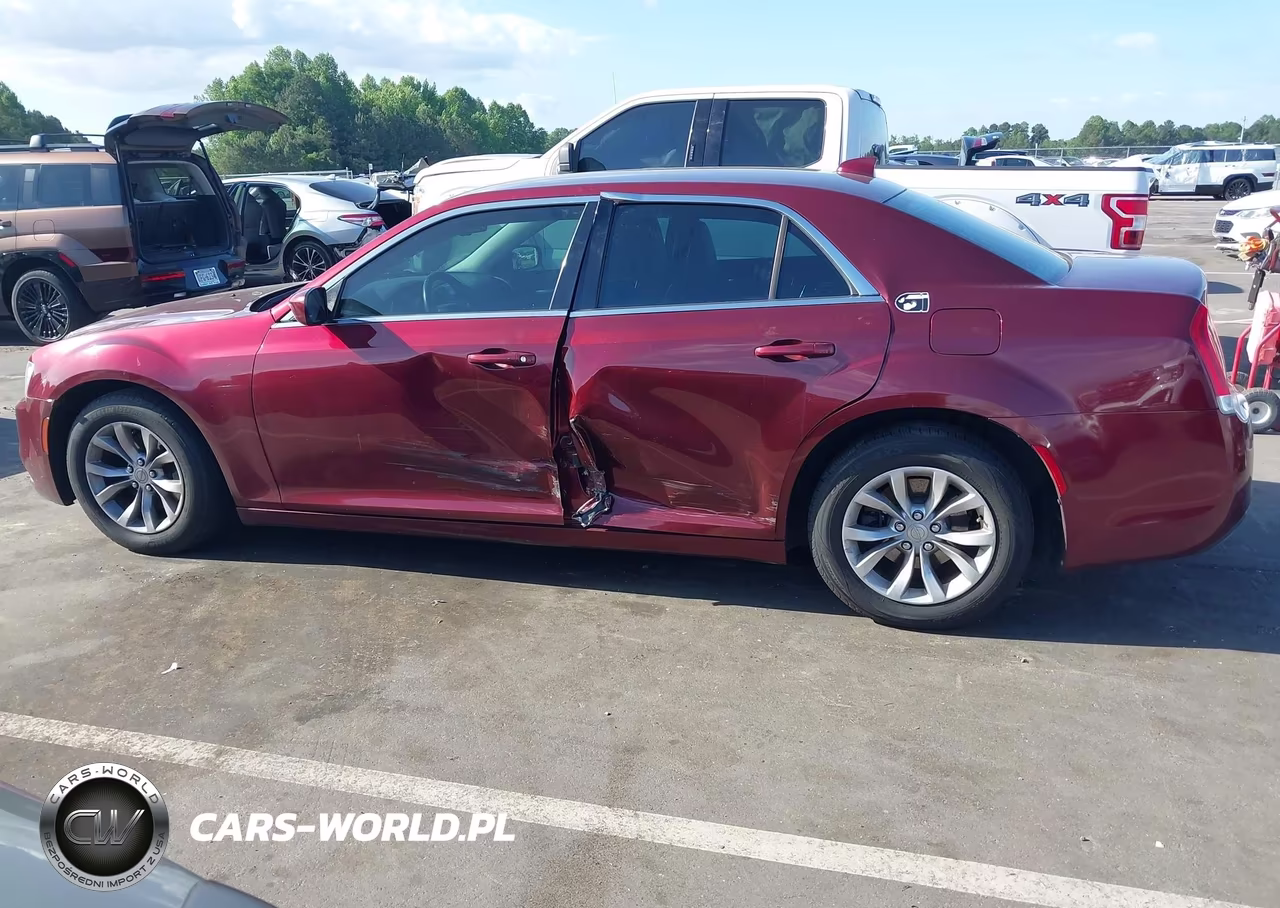 2015 Chrysler 300 Limited VIN:2C3CCAAG2FH830154 - 14