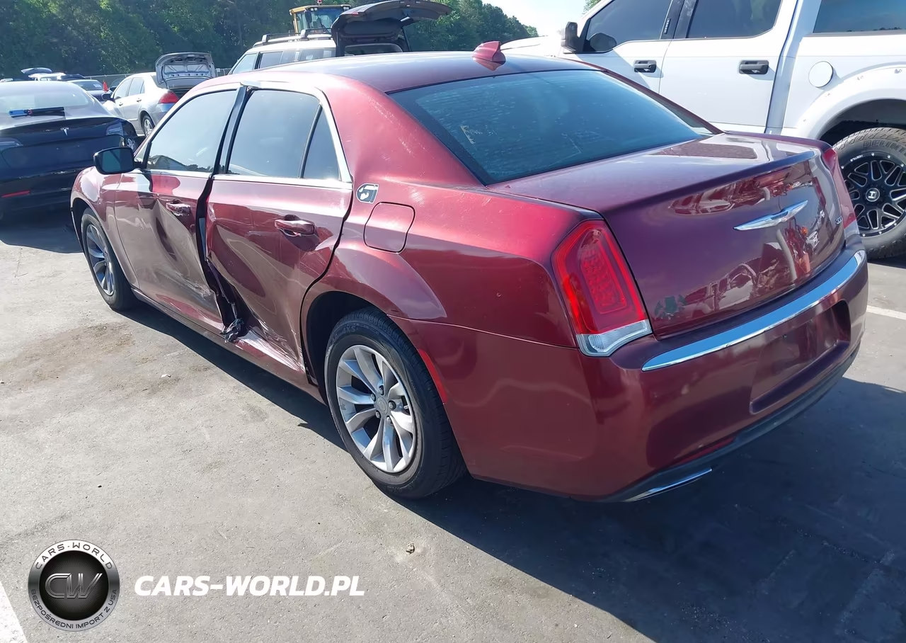 2015 Chrysler 300 Limited VIN:2C3CCAAG2FH830154 - 3