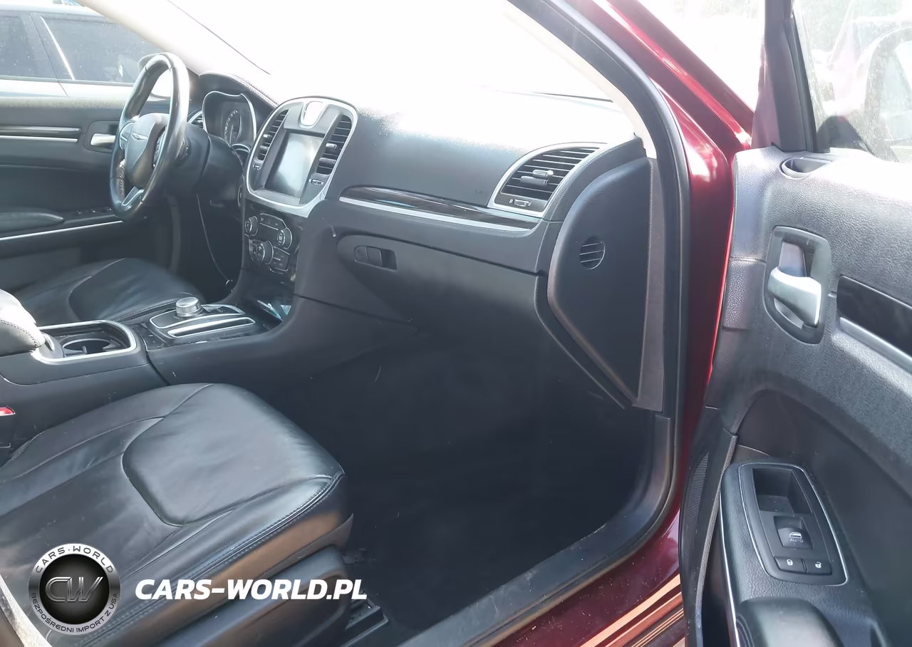 2015 Chrysler 300 Limited VIN:2C3CCAAG2FH830154 - 5