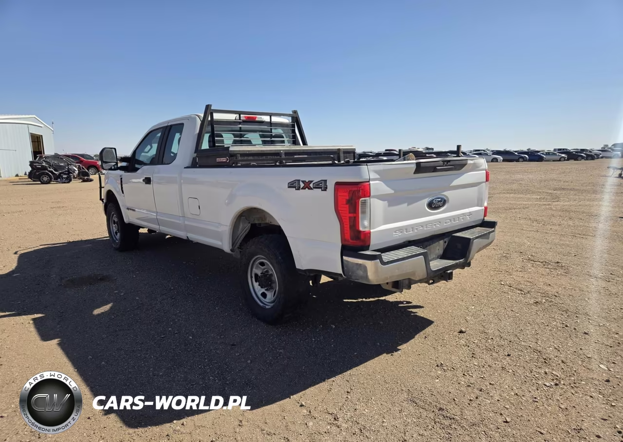 2018 Ford F-350 Xl VIN:1FT8X3BT9JEC52745 - 3