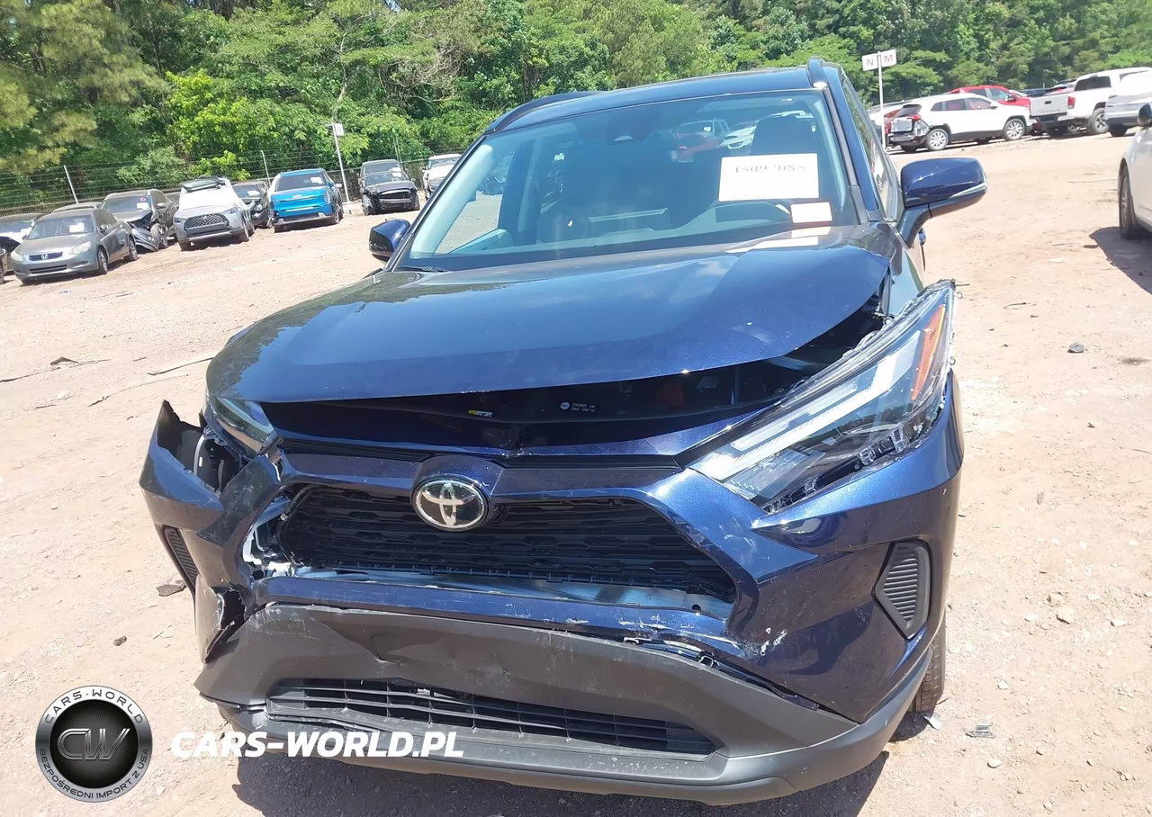 2025 Toyota Rav4 Xle VIN:2T3W1RFV3SW443465 - 12