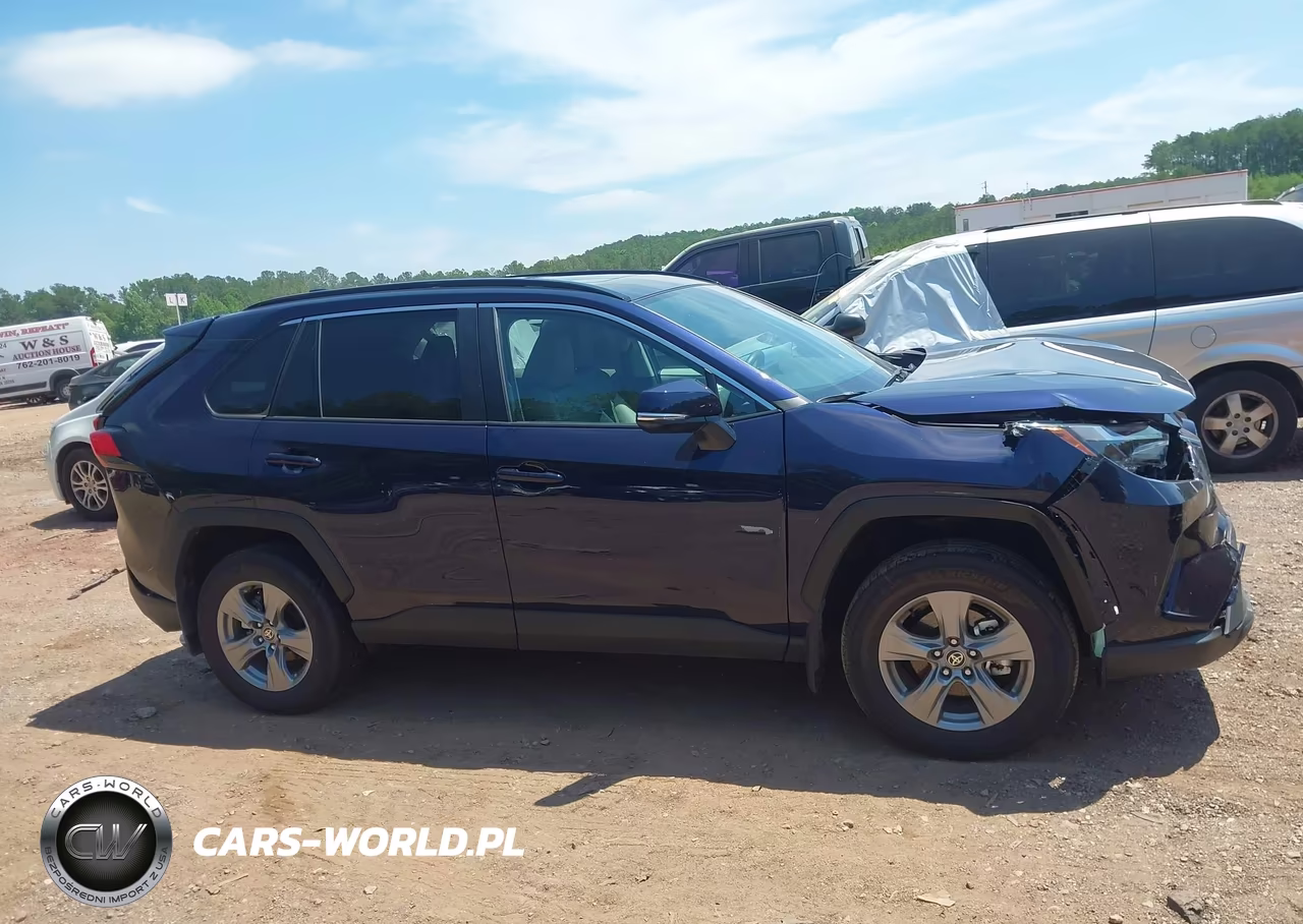 2025 Toyota Rav4 Xle VIN:2T3W1RFV3SW443465 - 13