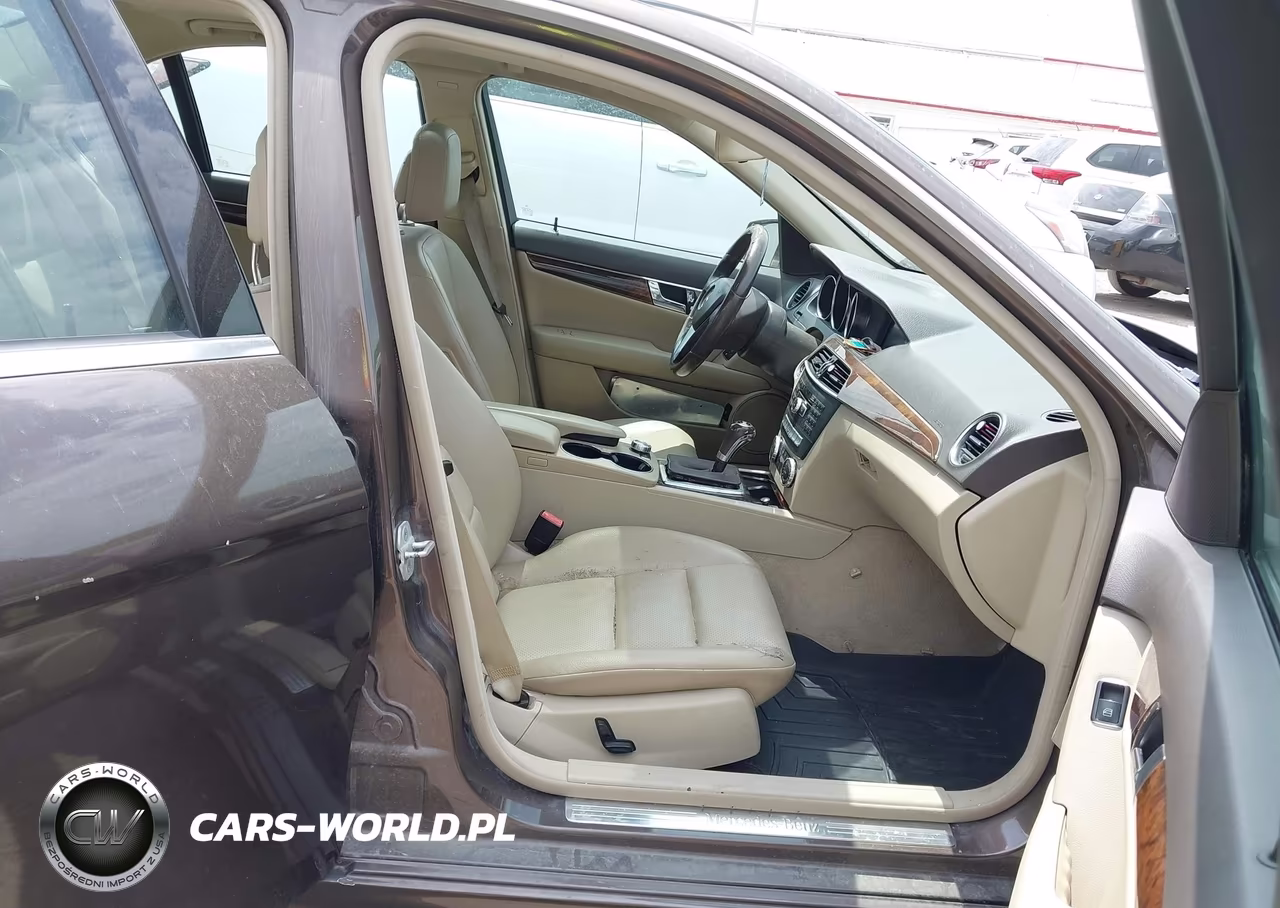 2014 Mercedes-Benz C 300 Sport 4Matic VIN:WDDGF8AB7EG198379 - 5