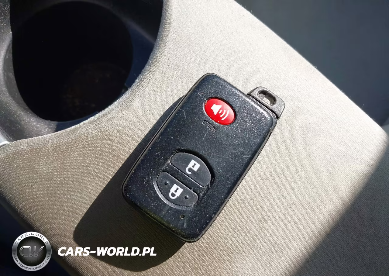 2013 Toyota Prius Three VIN:JTDKN3DU1D5640770 - 11