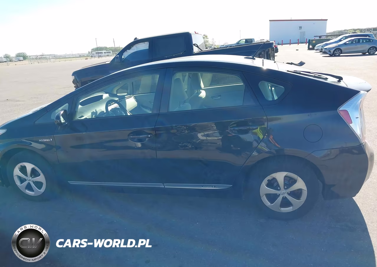 2013 Toyota Prius Three VIN:JTDKN3DU1D5640770 - 14