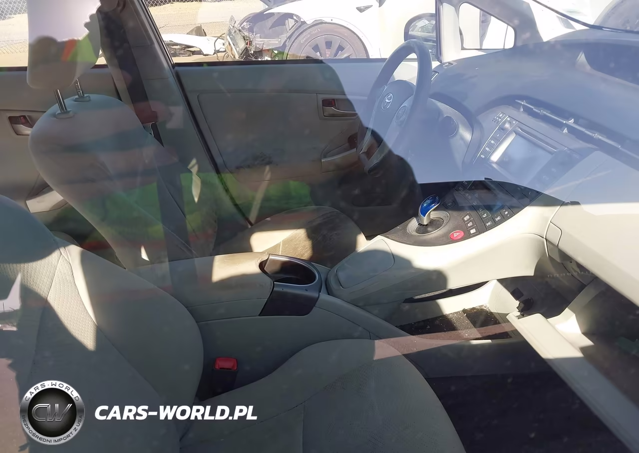 2013 Toyota Prius Three VIN:JTDKN3DU1D5640770 - 5