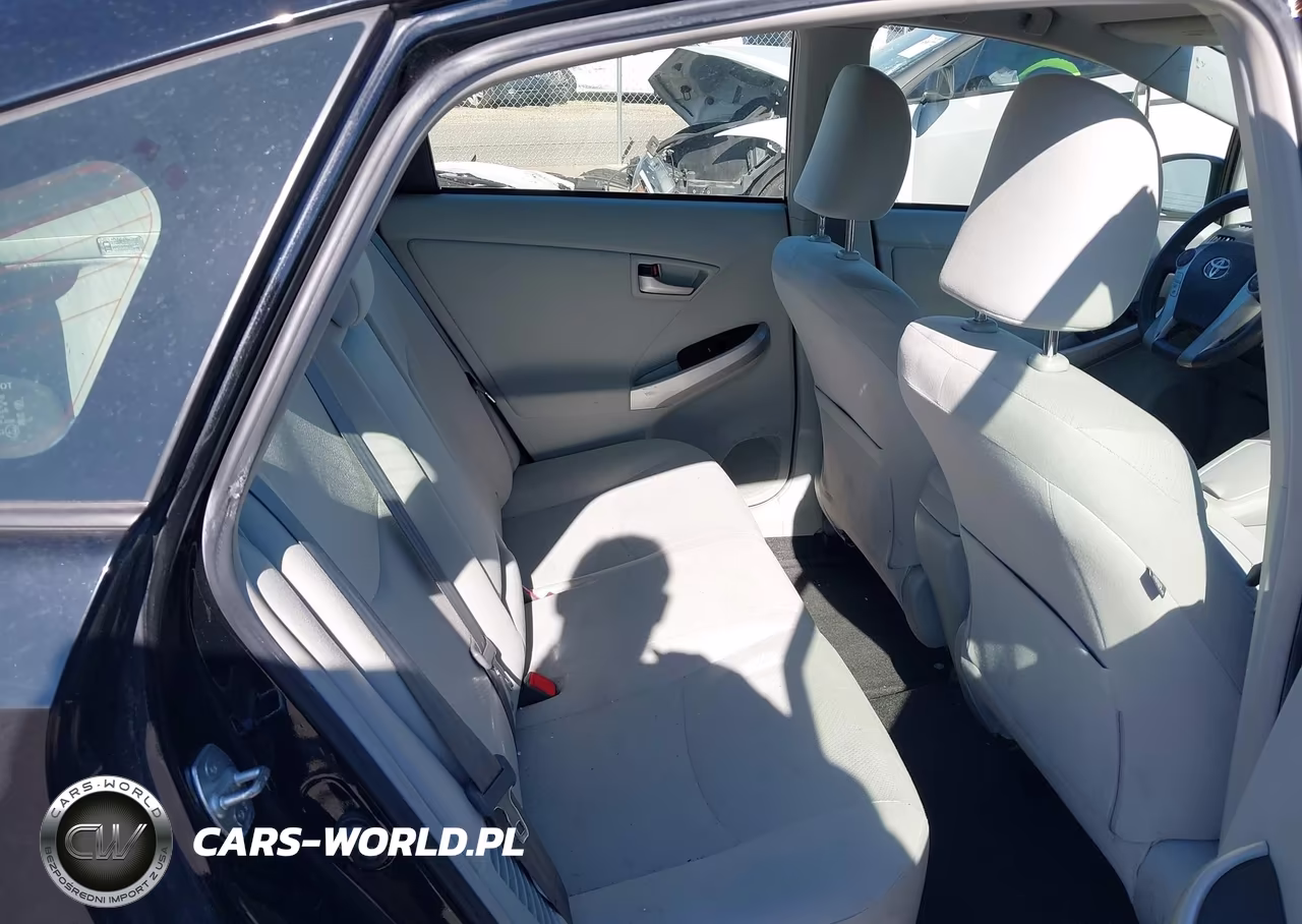 2013 Toyota Prius Three VIN:JTDKN3DU1D5640770 - 8