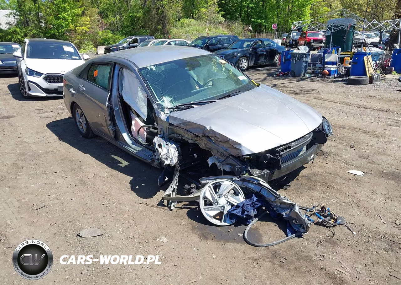 2025 Hyundai Elantra Se – zdjęcie 1 z 11