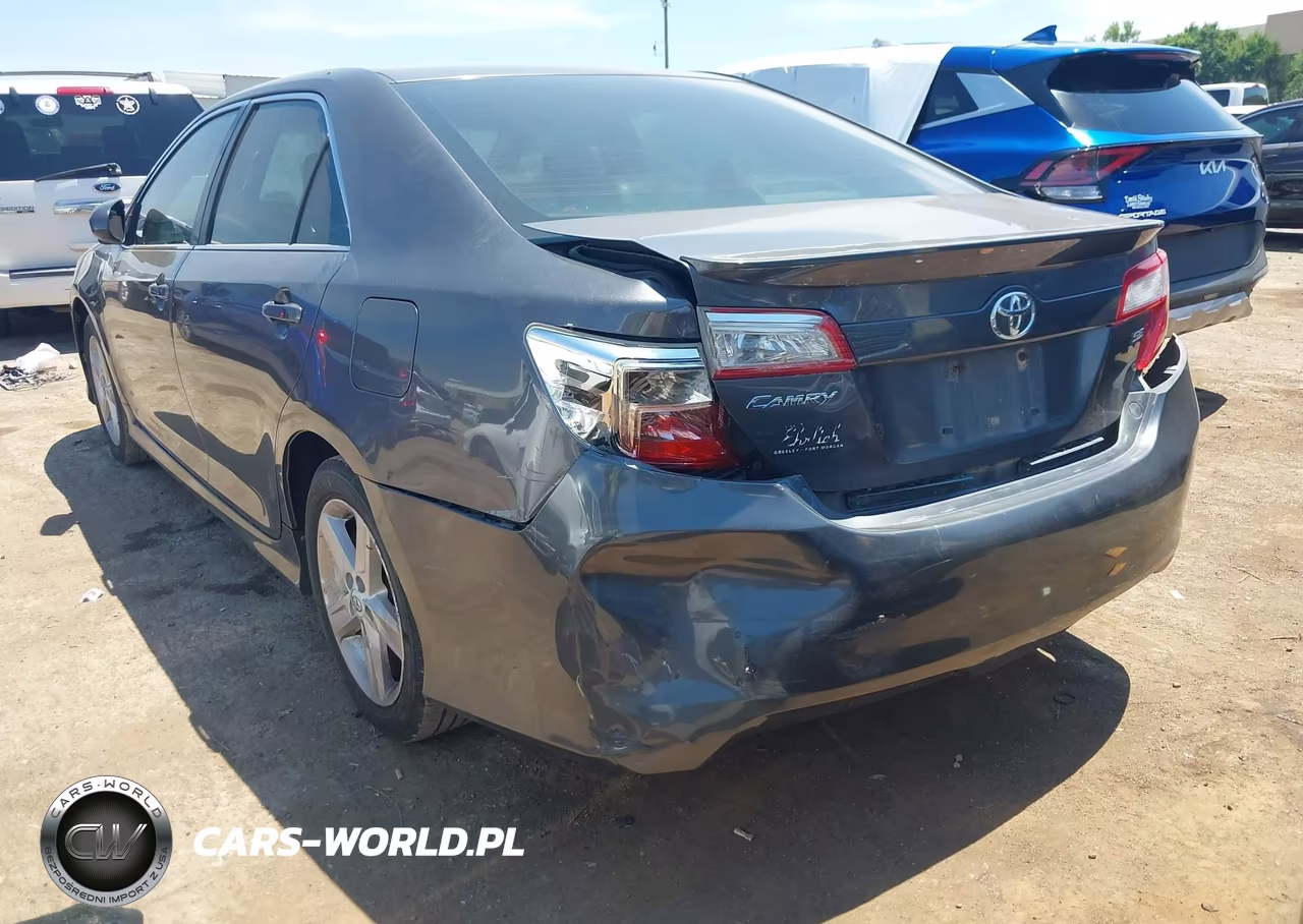 2014 Toyota Camry Se VIN:4T1BF1FK5EU304569 - 3