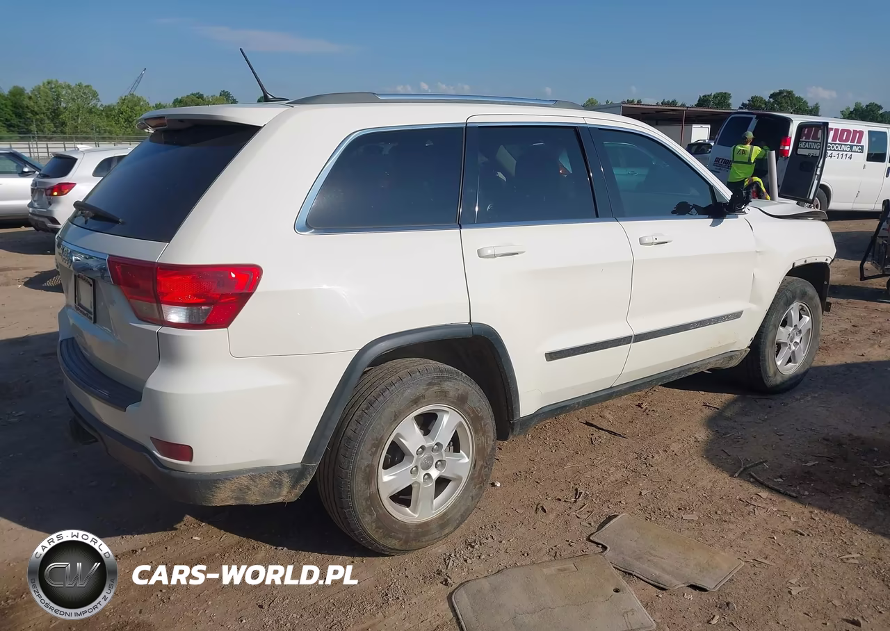 2012 Jeep Grand Cherokee Laredo VIN:1C4RJEAG8CC260503 - 4