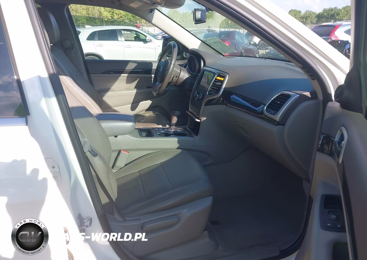2012 Jeep Grand Cherokee Laredo VIN:1C4RJEAG8CC260503 - 5