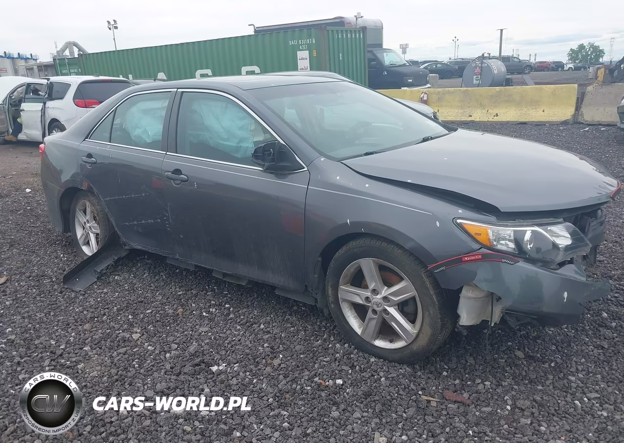 Główne zdjęcie 2012 Toyota Camry Se