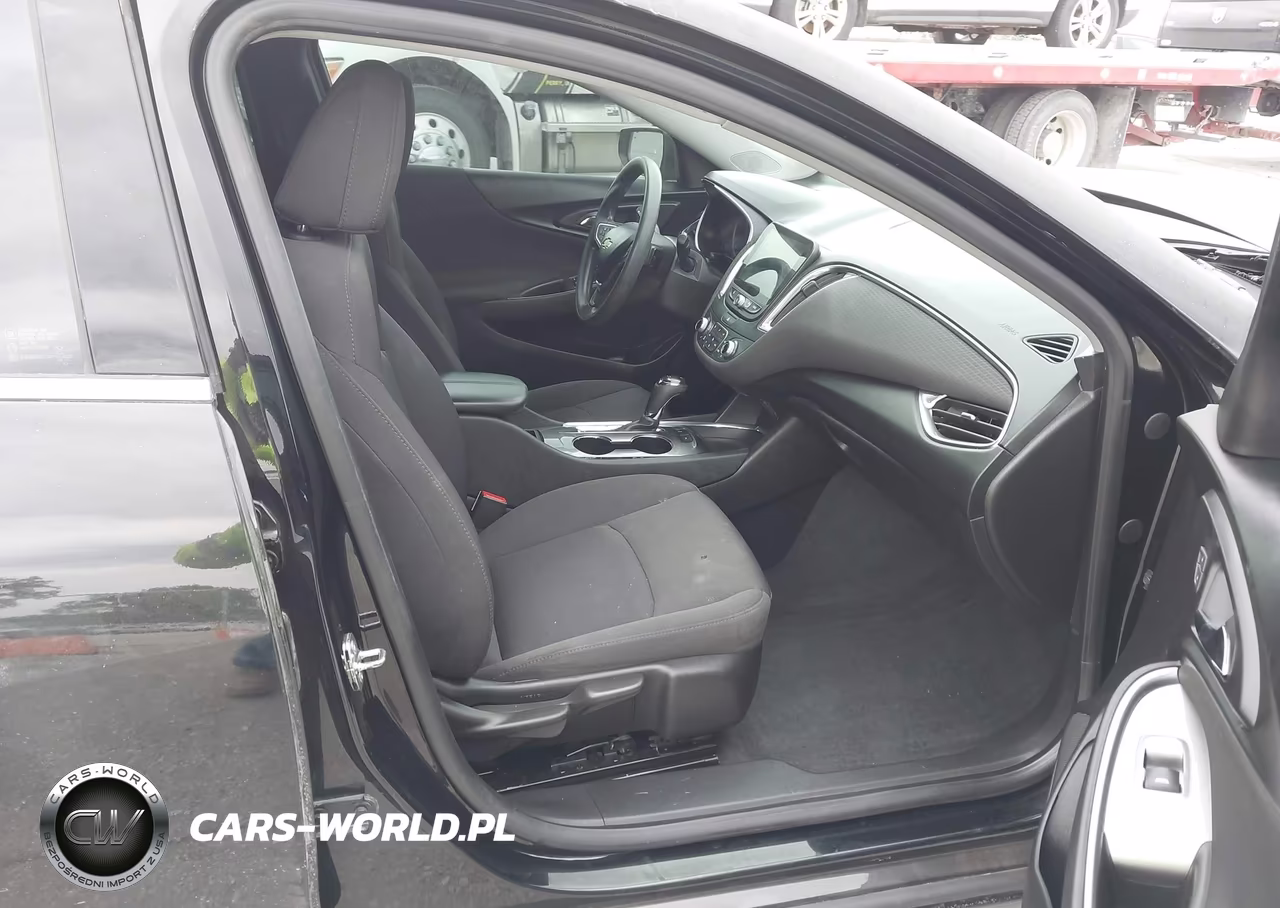 2019 Chevrolet Malibu Lt VIN:1G1ZD5ST4KF151979 - 5