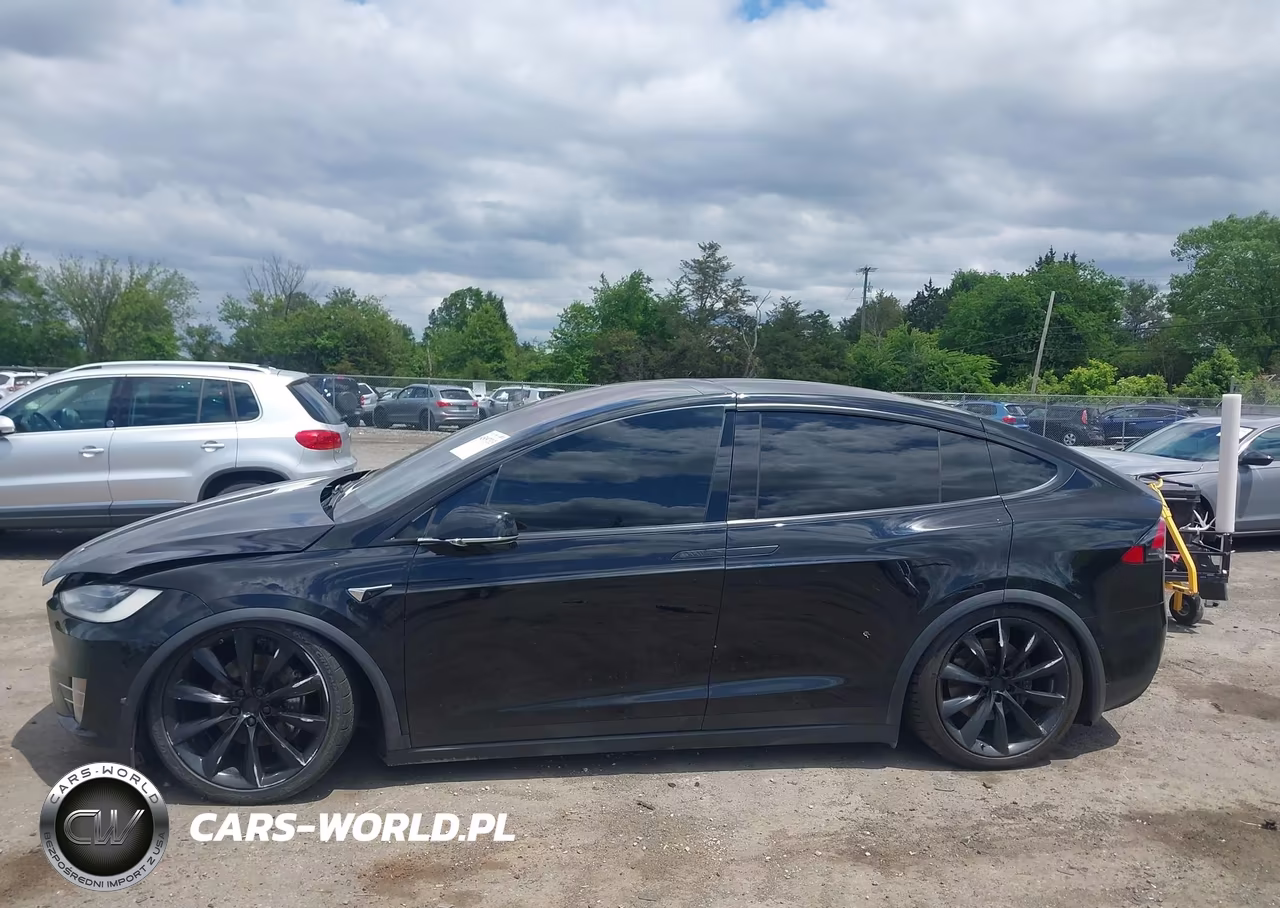 2016 Tesla Model X VIN:5YJXCBE22GF002873 - 14