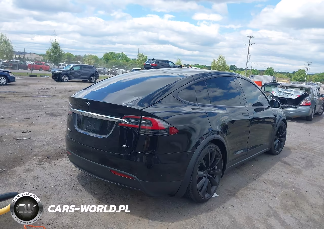 2016 Tesla Model X VIN:5YJXCBE22GF002873 - 4