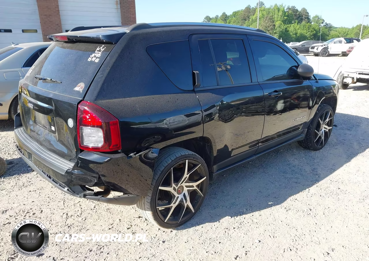 2015 Jeep Compass Sport VIN:1C4NJCBA0FD104824 - 4