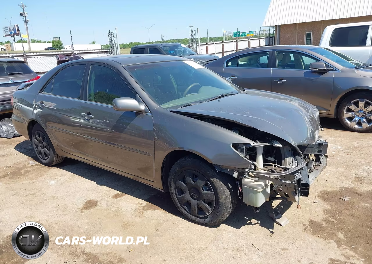 2003 Toyota Camry Le – zdjęcie 1 z 17