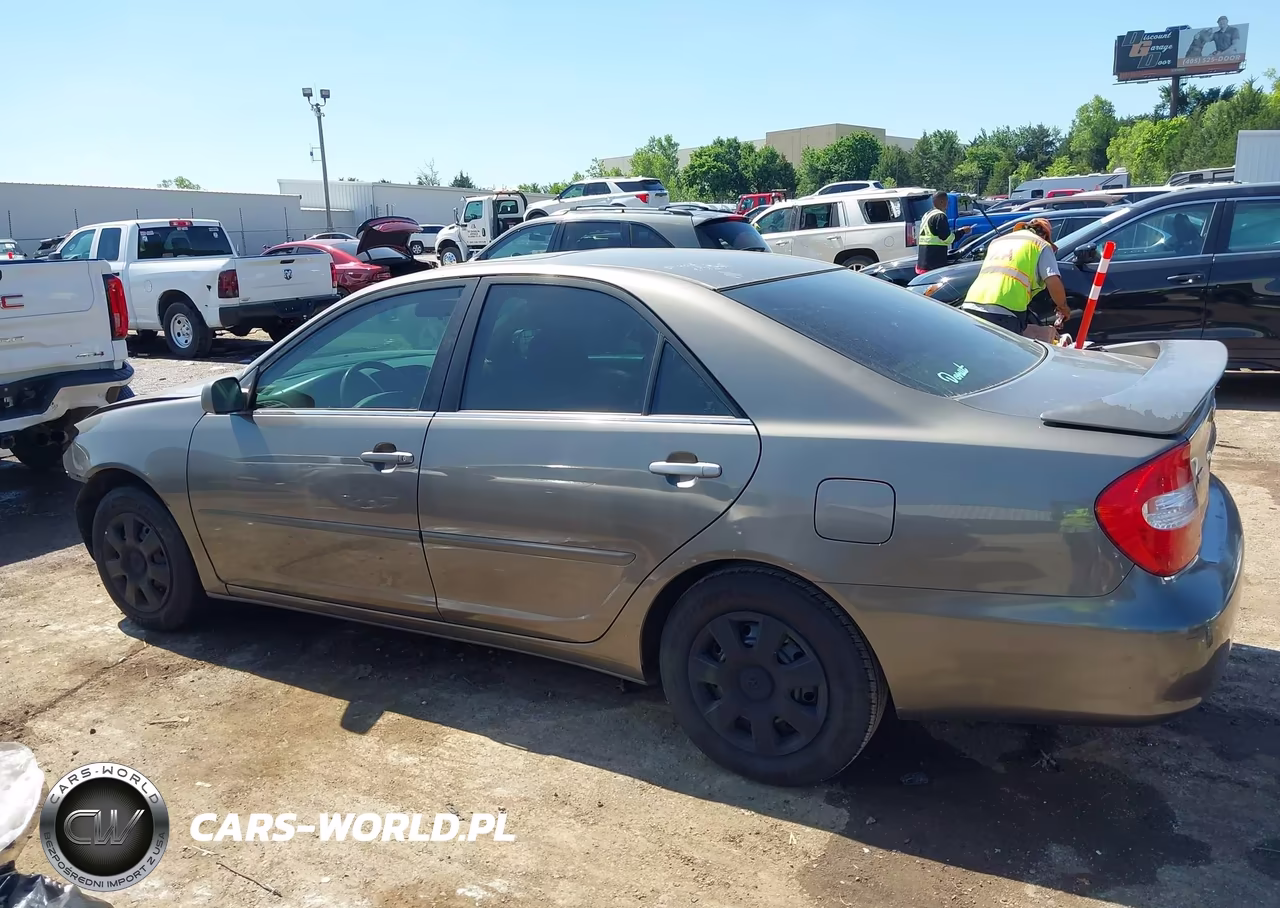 2003 Toyota Camry Le VIN:4T1BE32KX3U678919 - 15
